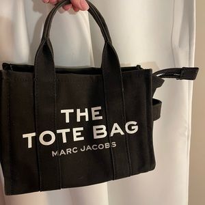 Marc Jacobs Small Tote Bag In Black